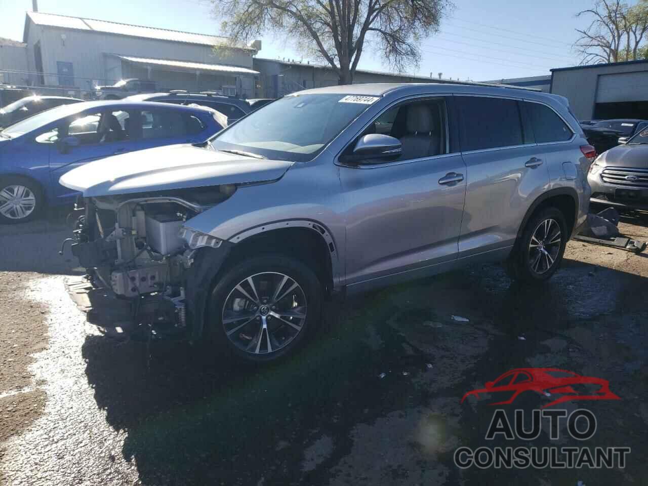 TOYOTA HIGHLANDER 2018 - 5TDZZRFH3JS241256