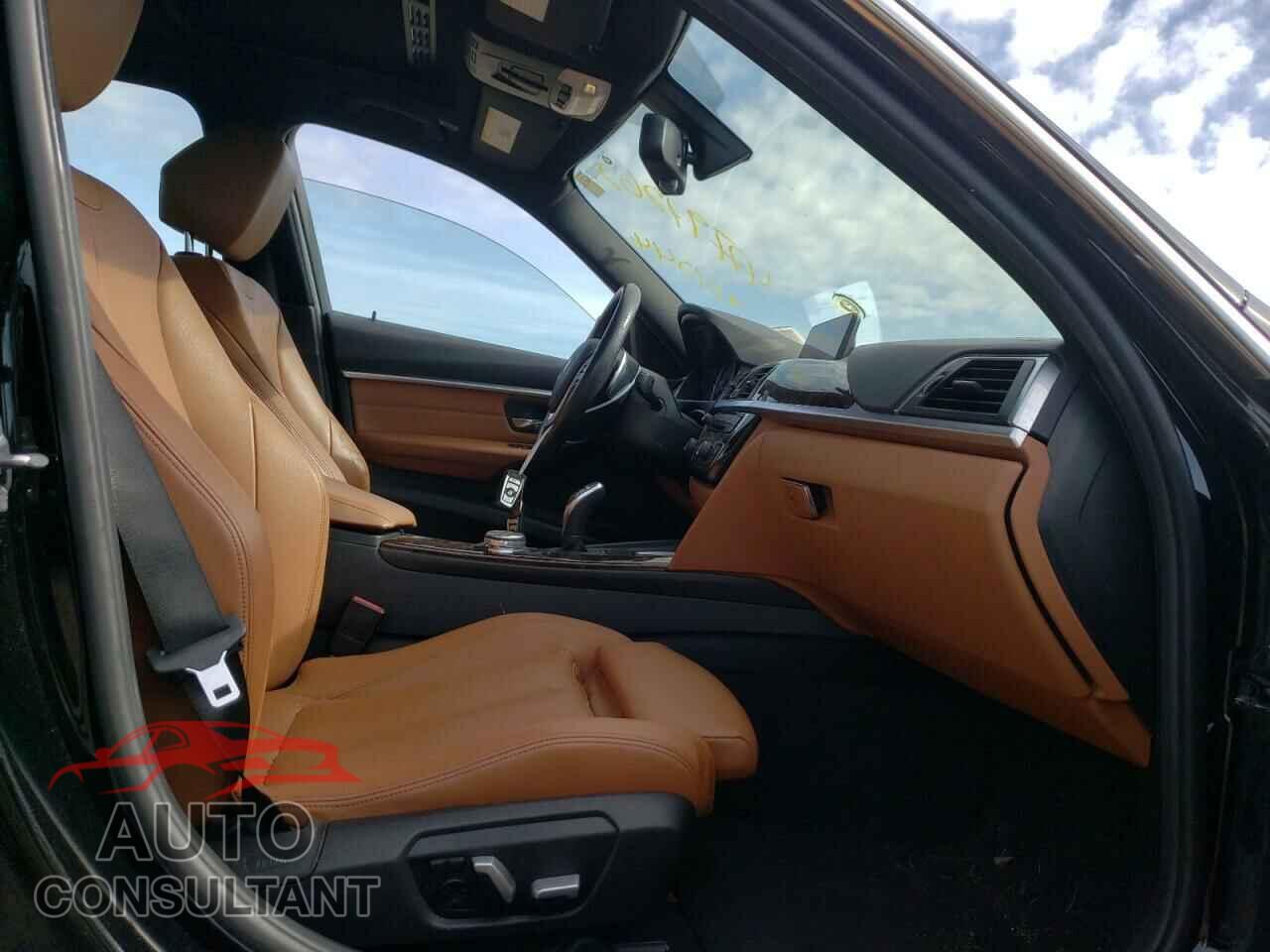 BMW 3 SERIES 2016 - WBA8E3G52GNU01244