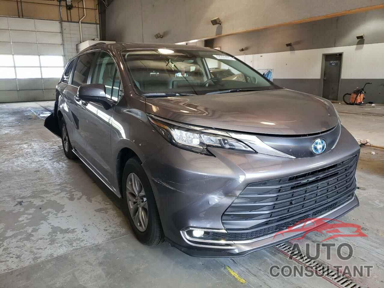 TOYOTA SIENNA 2022 - 5TDJRKEC0NS104243