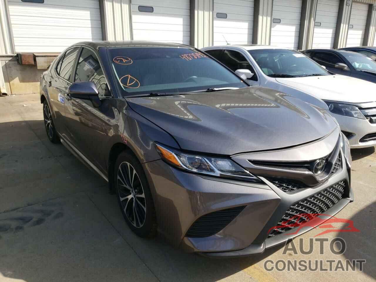 TOYOTA CAMRY 2018 - 4T1B11HK4JU616338