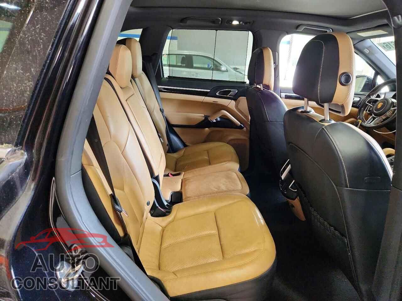PORSCHE CAYENNE 2016 - WP1AA2A23GLA00885