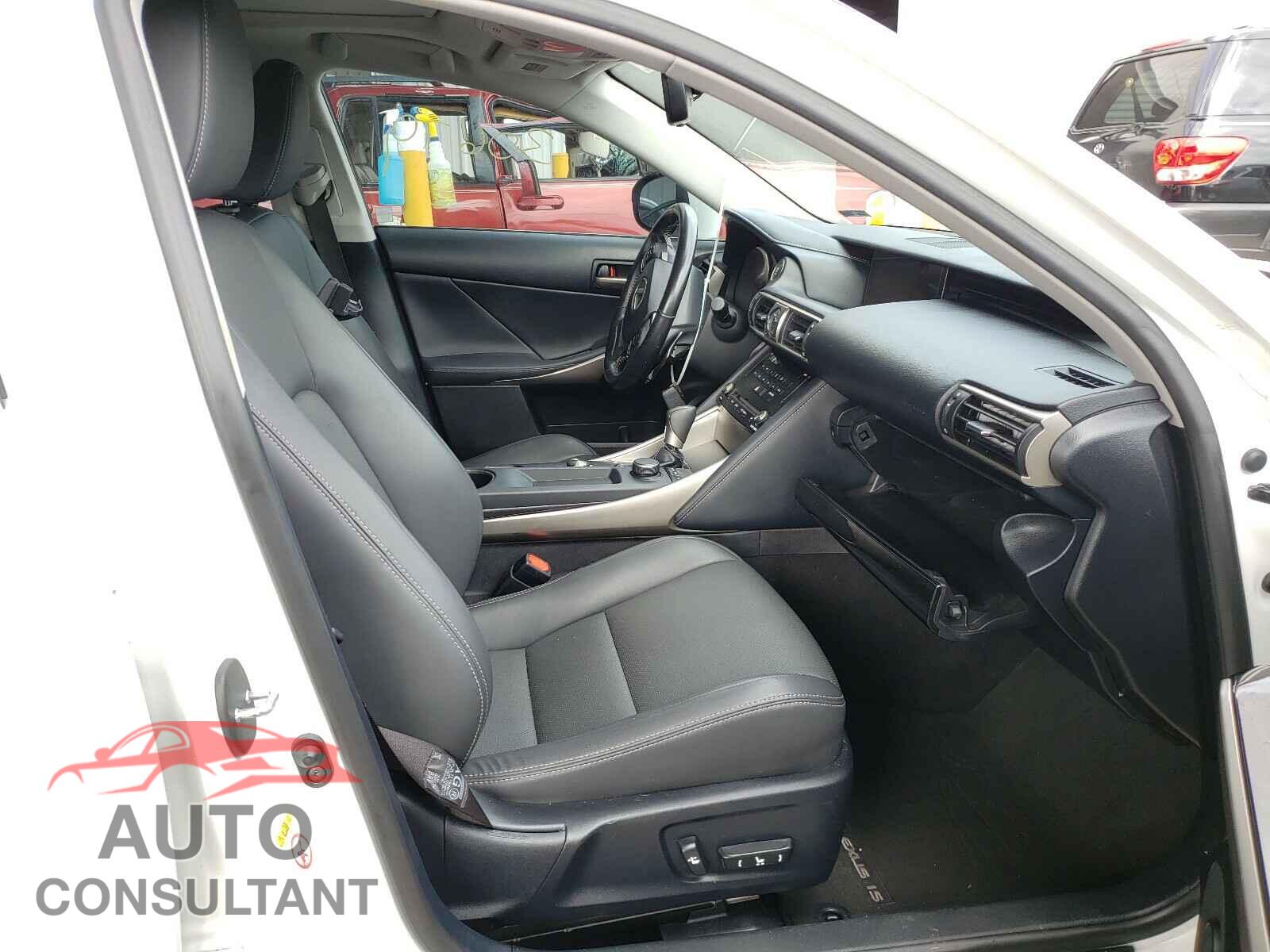 LEXUS IS 2017 - JTHBA1D27H5049295