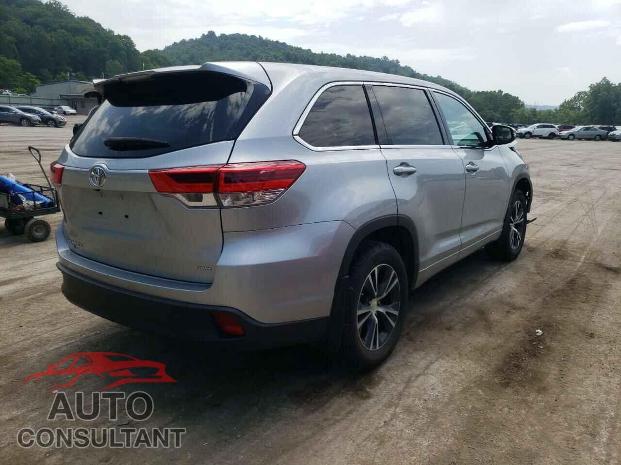 TOYOTA HIGHLANDER 2018 - 5TDBZRFH9JS842995