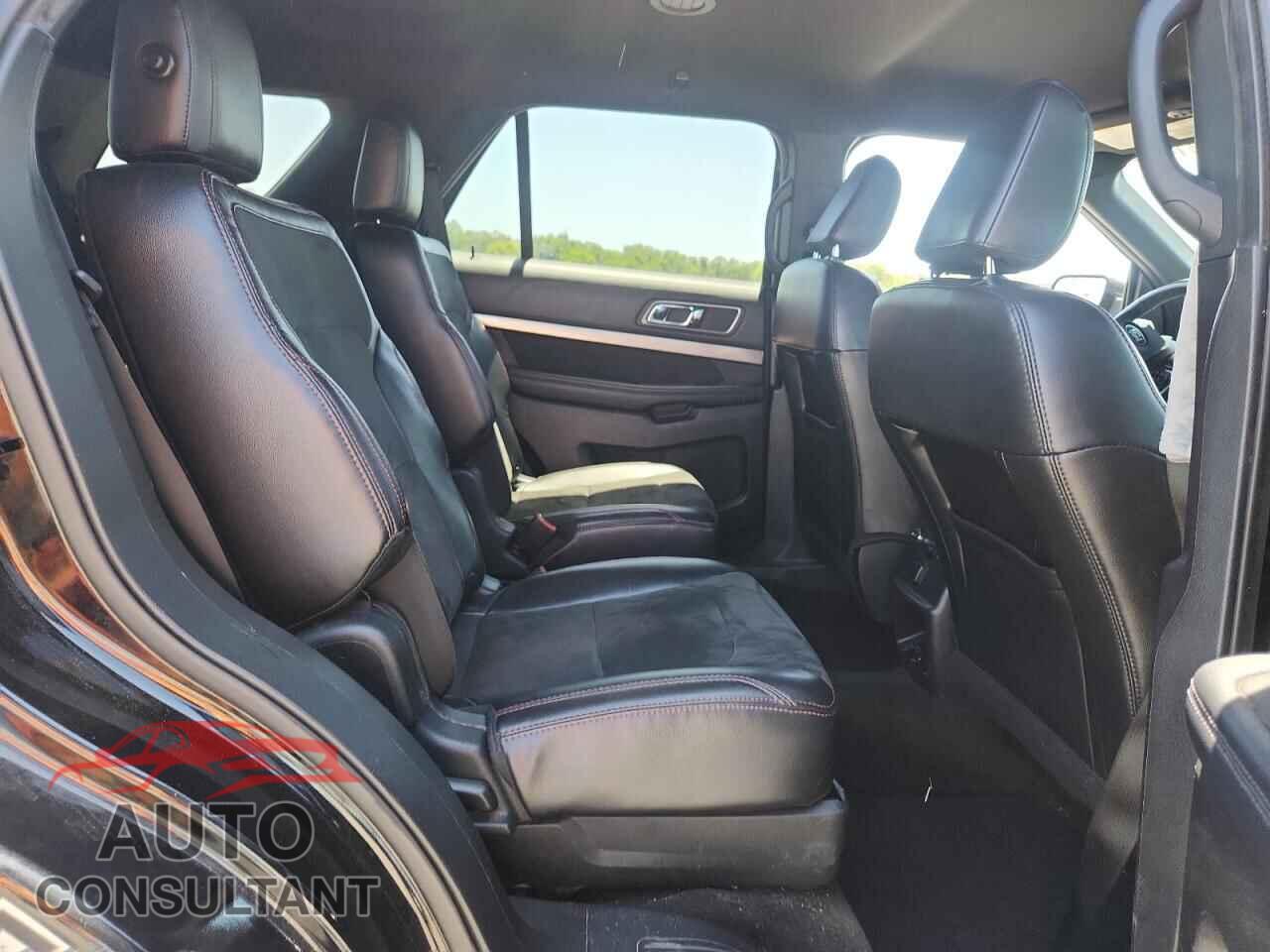 FORD EXPLORER 2018 - 1FM5K7D86JGB27185