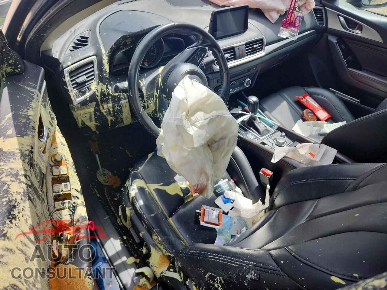 MAZDA 3 2018 - 3MZBN1V38JM168340
