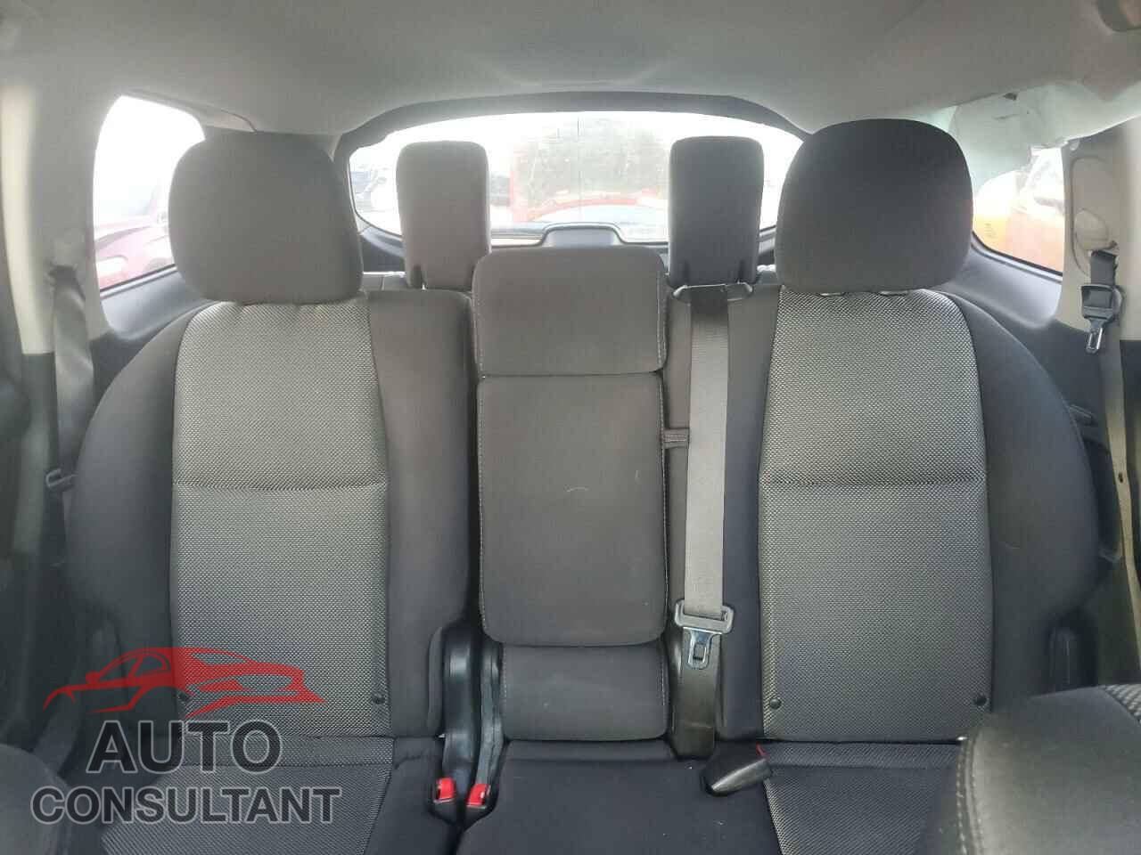 NISSAN PATHFINDER 2017 - 5N1DR2MM2HC615154
