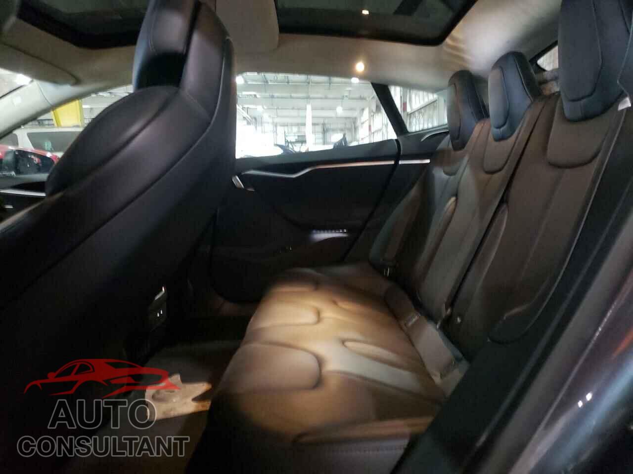 TESLA MODEL S 2017 - 5YJSA1E42HF199024