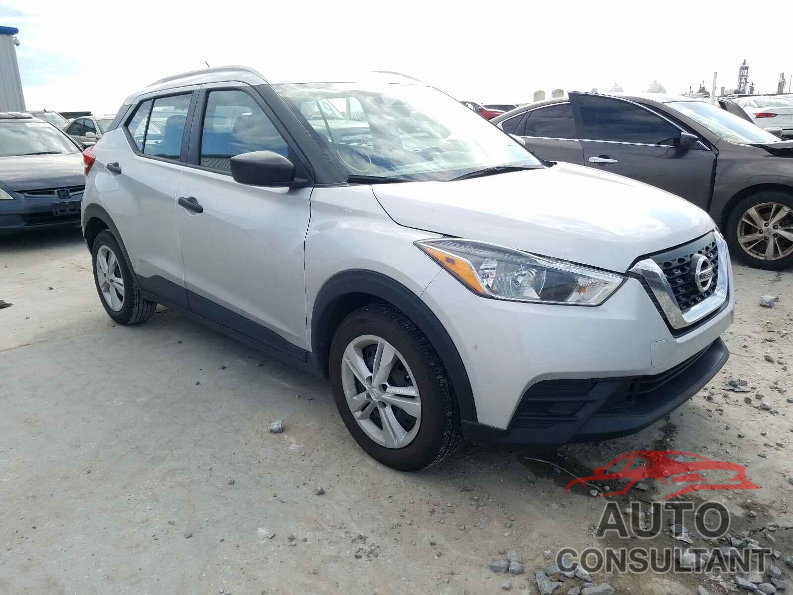 NISSAN KICKS 2018 - 3N1CP5CU8JL499206