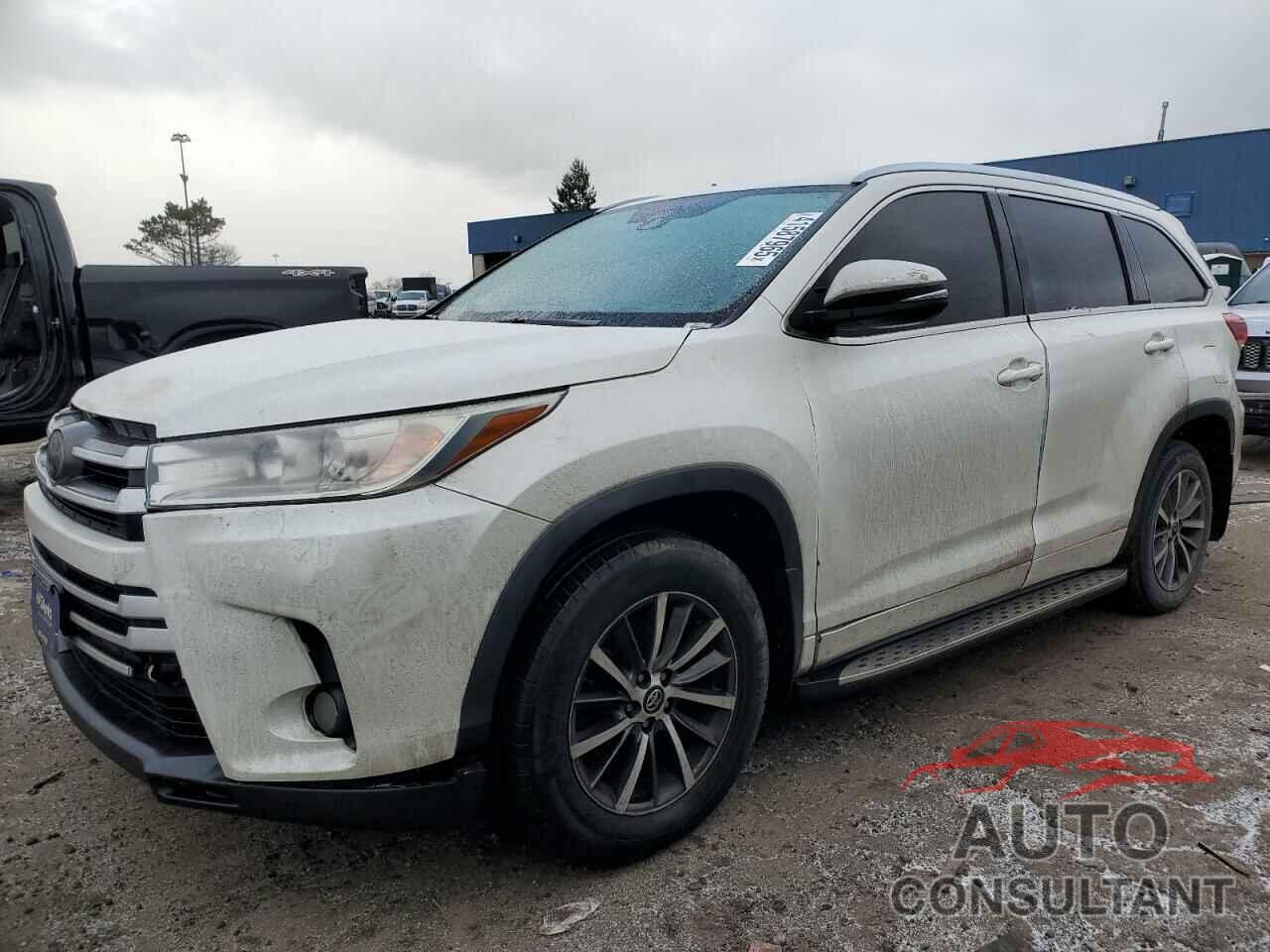 TOYOTA HIGHLANDER 2018 - 5TDKZRFH3JS531028