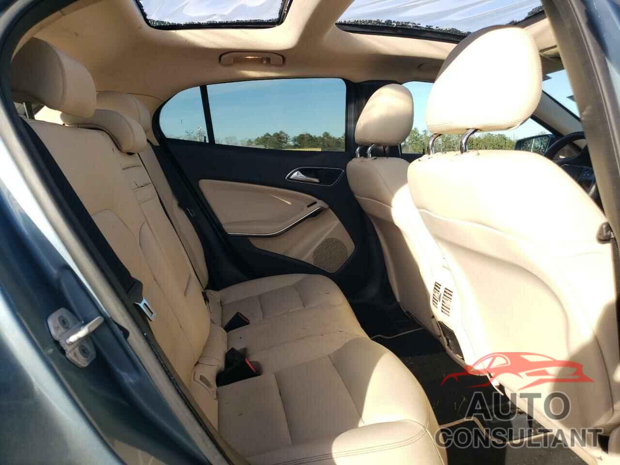 MERCEDES-BENZ GLA-CLASS 2015 - WDCTG4EBXFJ182474