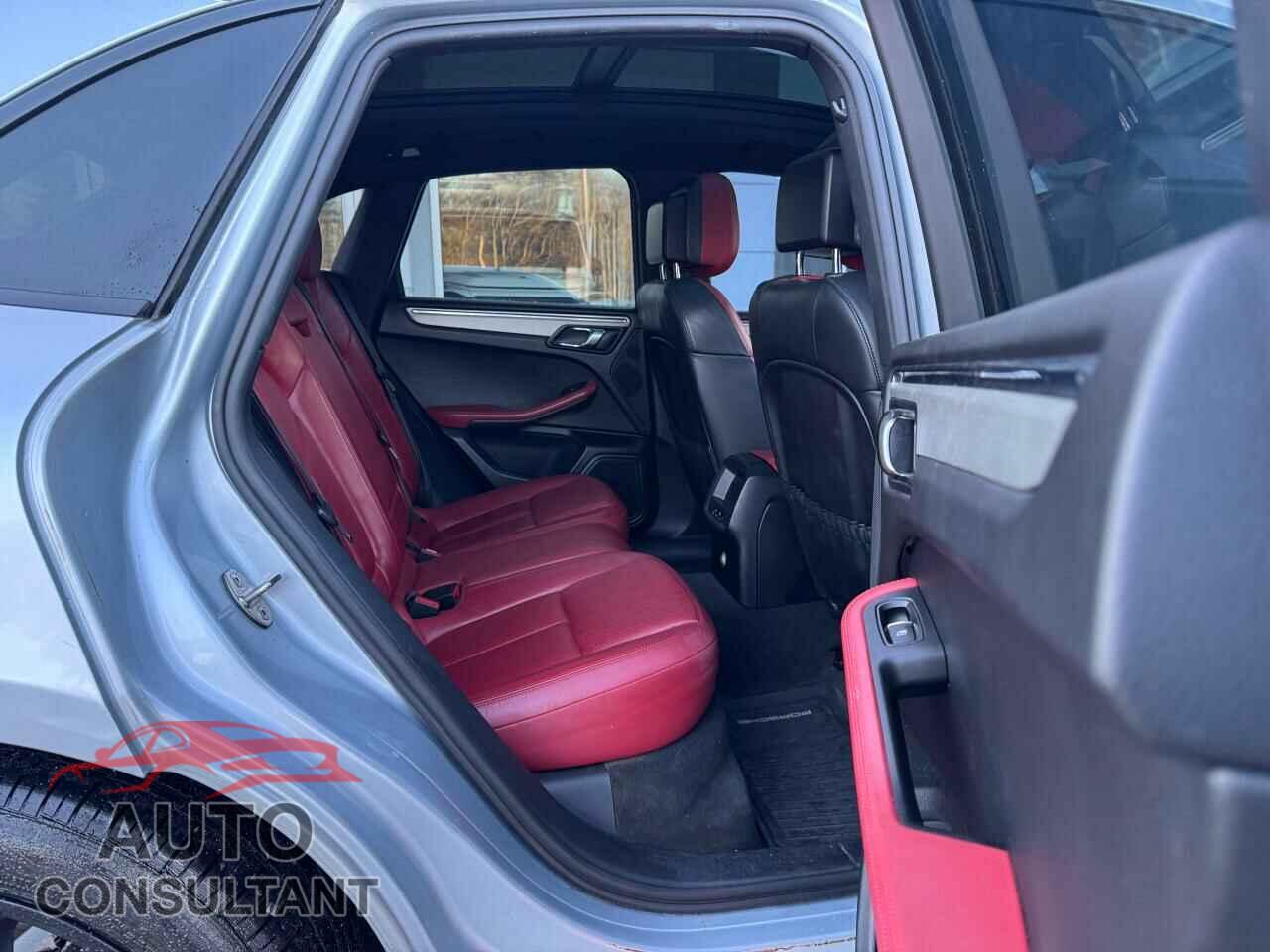 PORSCHE MACAN 2015 - WP1AB2A55FLB73040