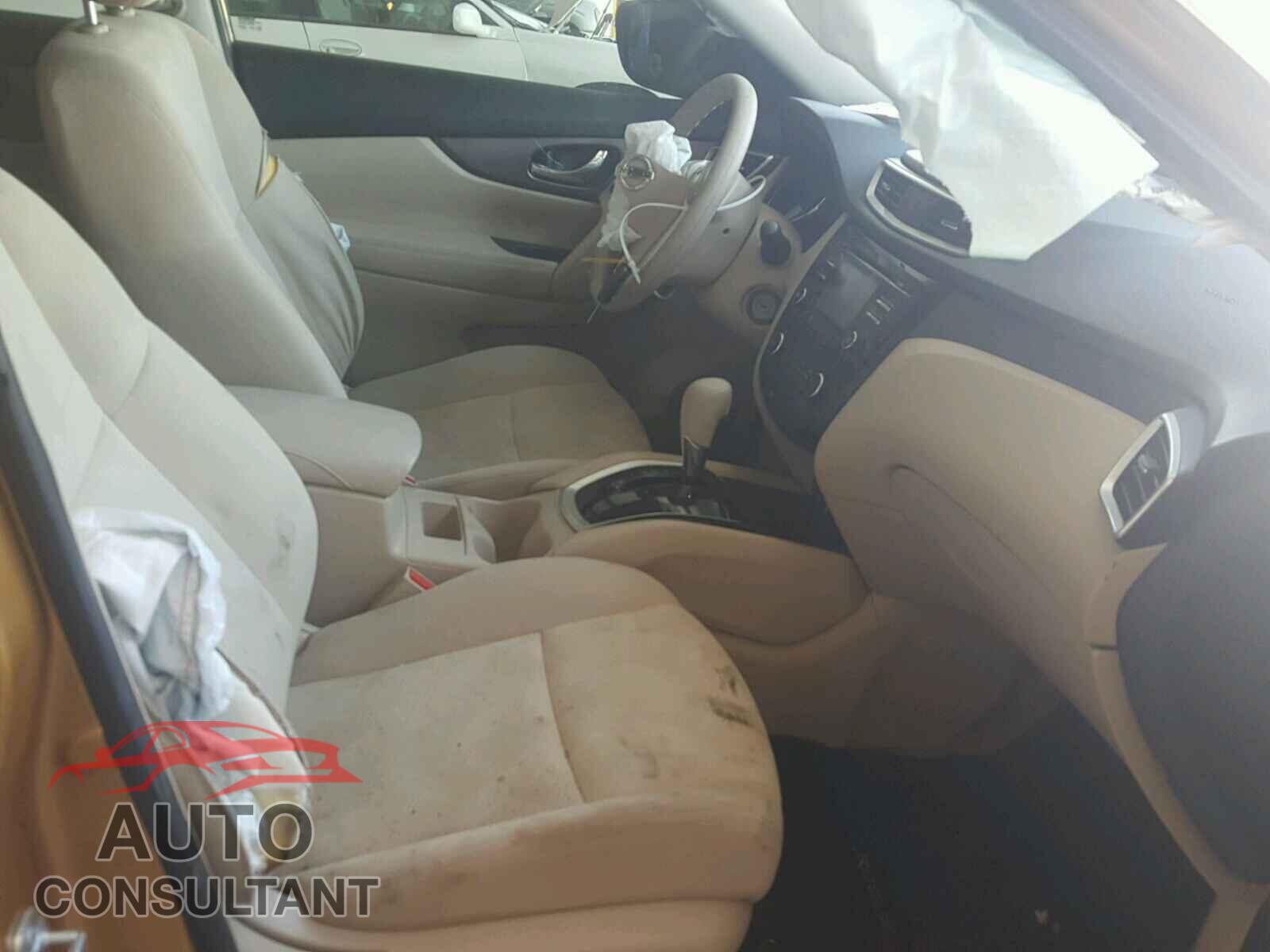NISSAN ROGUE S 2015 - KNMAT2MT7FP507960