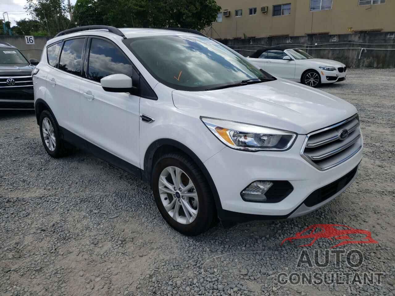 FORD ESCAPE 2018 - 1FMCU0GD5JUC87352