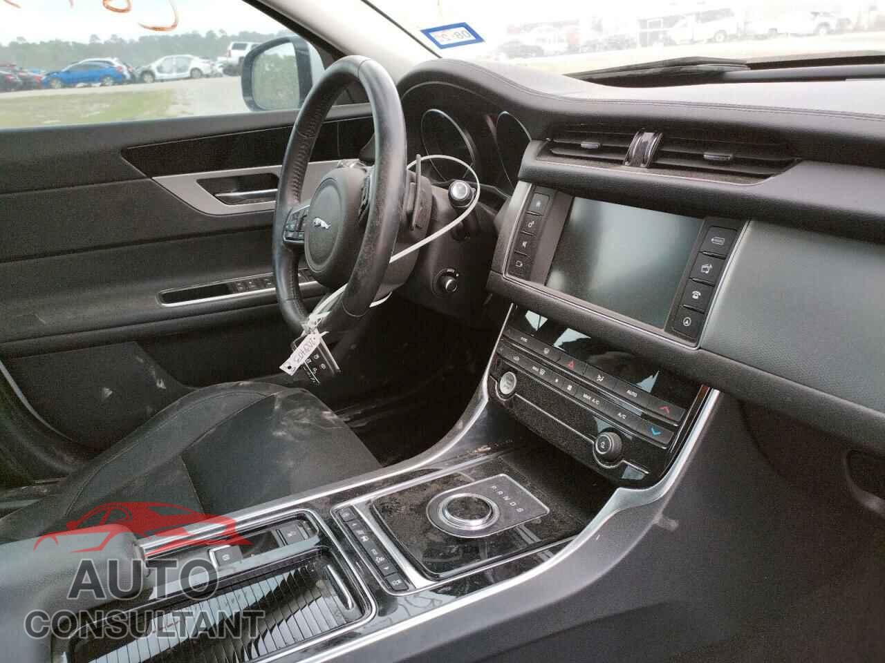 JAGUAR XF 2018 - SAJBD4FX6JCY70071