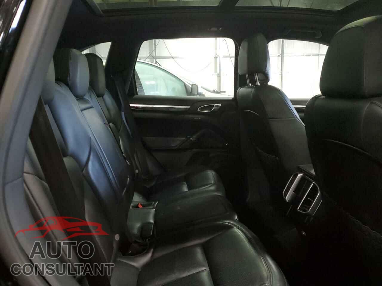 PORSCHE CAYENNE 2016 - WP1AA2A29GKA08673