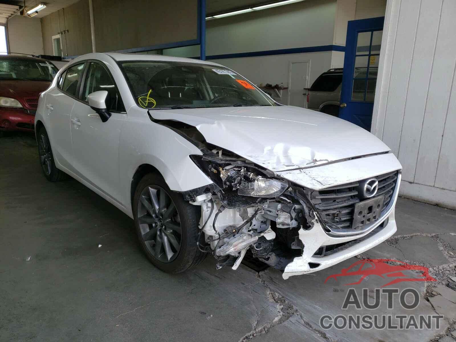 MAZDA 3 2018 - 3MZBN1L31JM197620