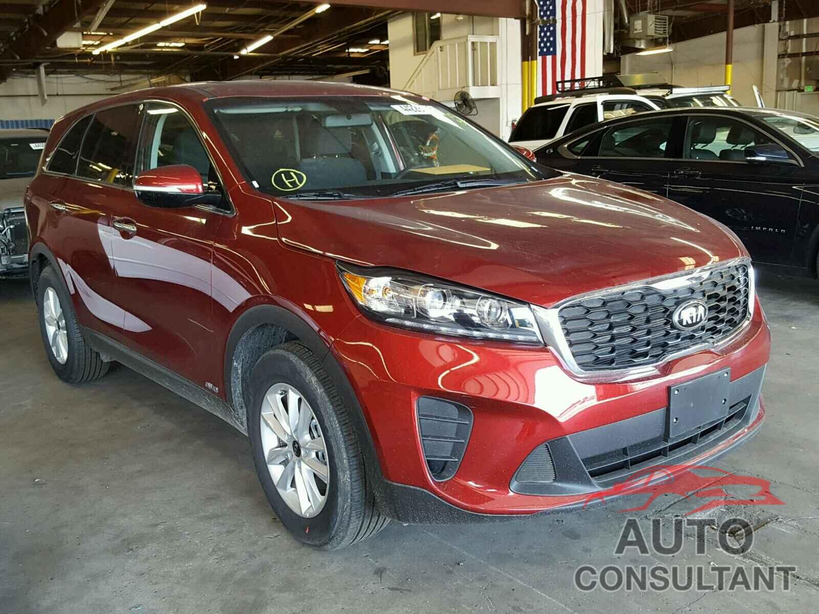 KIA SORENTO LX 2019 - 5XYPGDA54KG470492