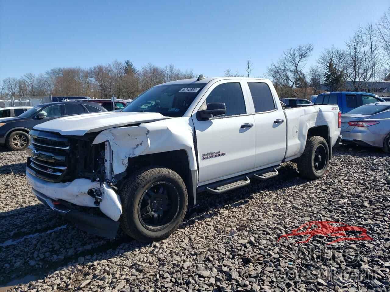 CHEVROLET SILVERADO 2018 - 1GCVKREC1JZ104551