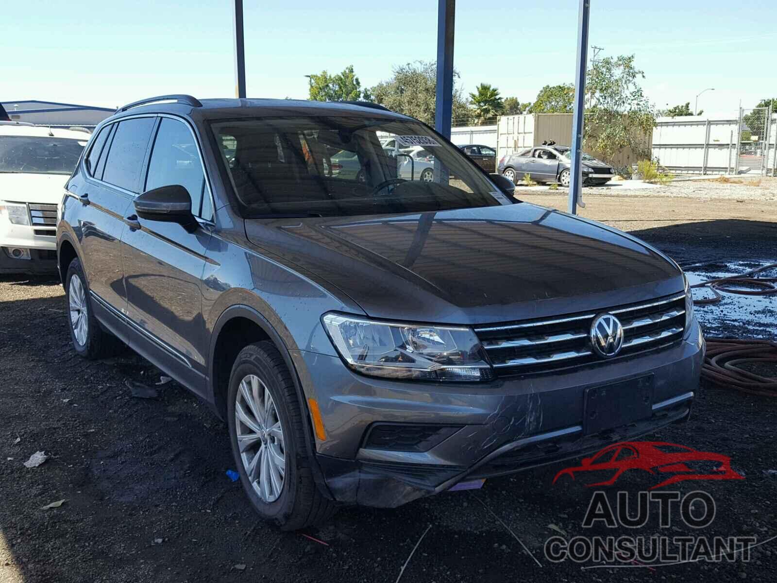 VOLKSWAGEN TIGUAN SE 2018 - 3VV3B7AX9JM079907