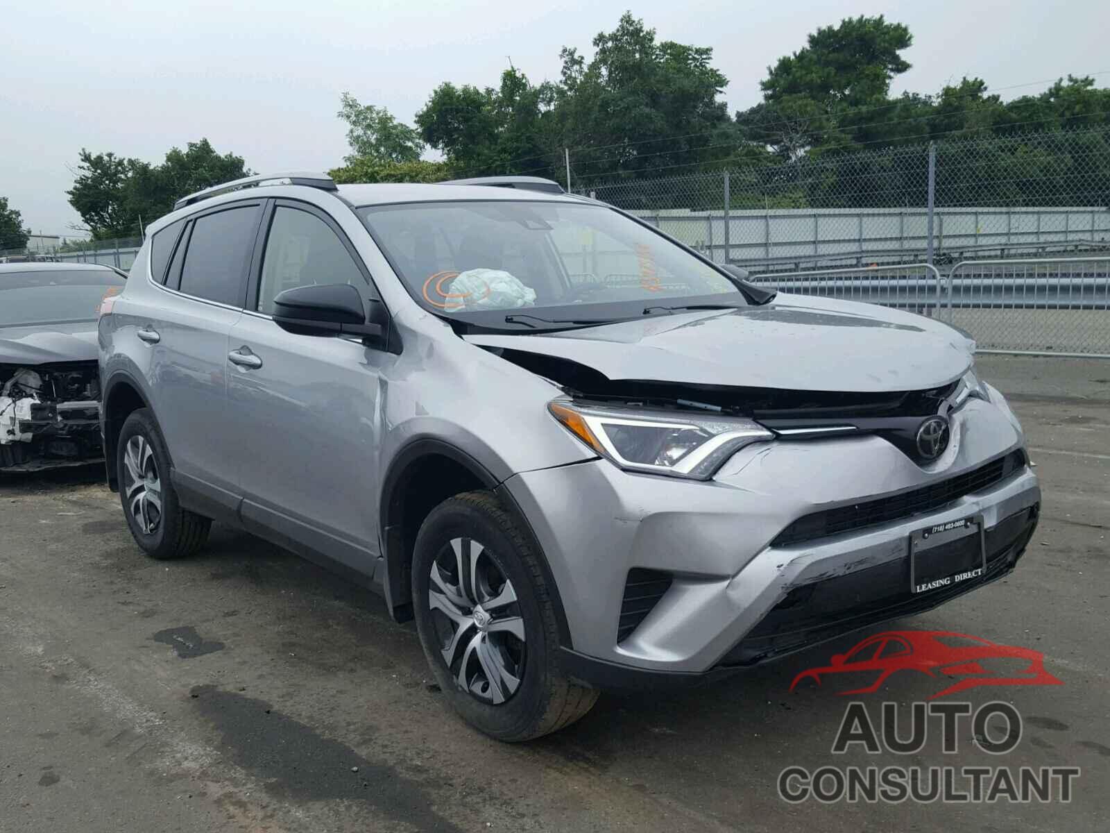 TOYOTA RAV4 LE 2018 - JTMBFREV2JJ202429