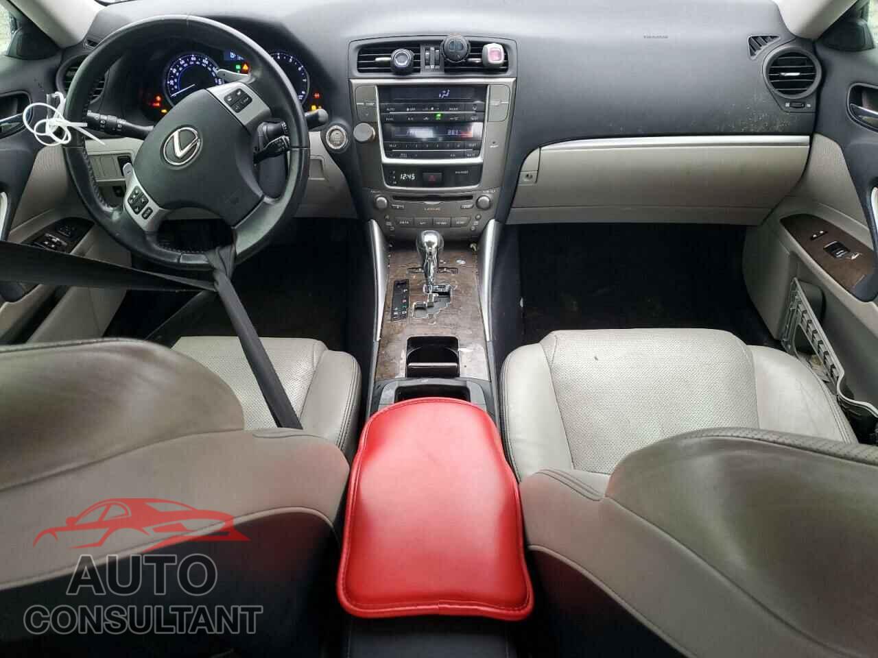 LEXUS IS 2013 - JTHCF5C25D5062748