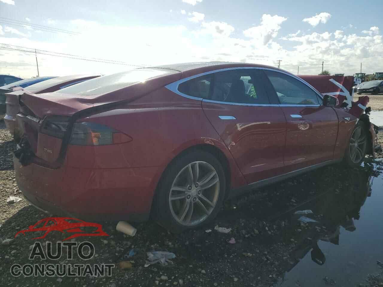 TESLA MODEL S 2013 - 5YJSA1CP1DFP26784