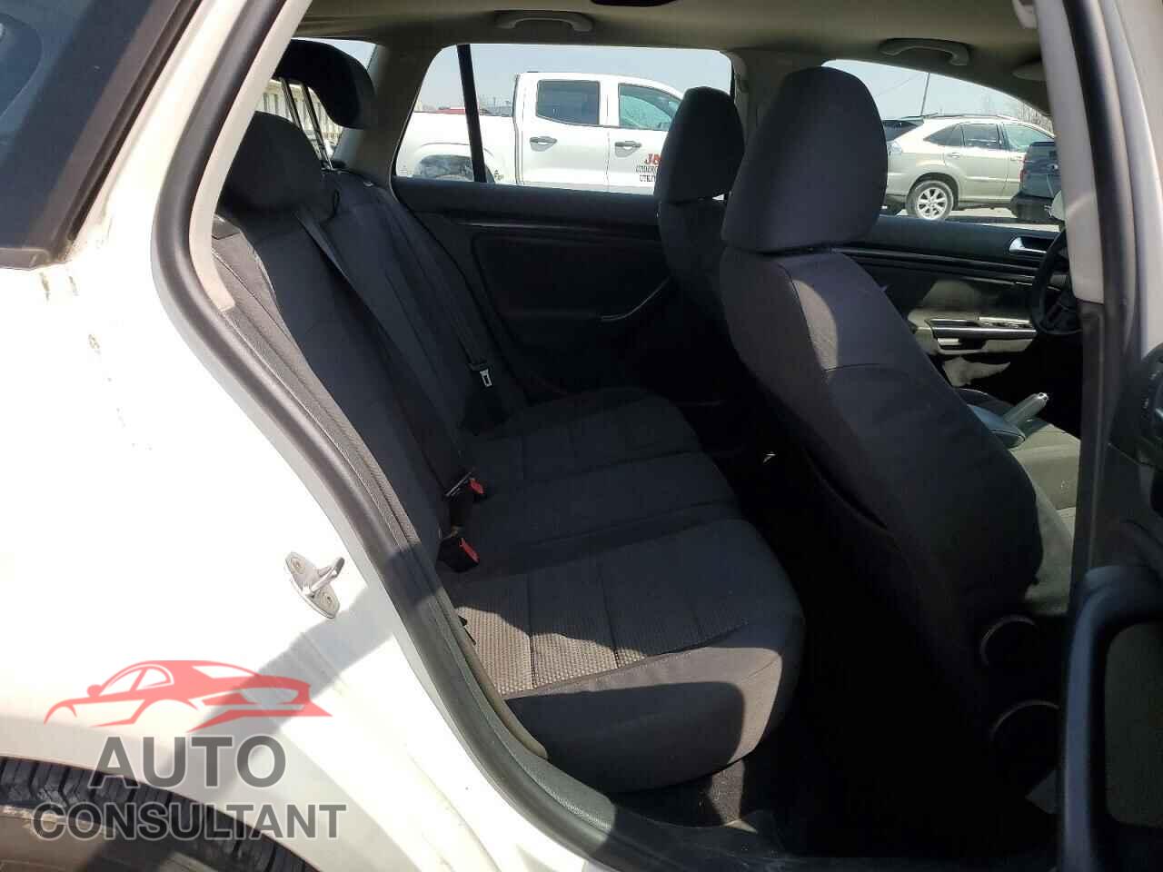 VOLKSWAGEN JETTA 2010 - 3VWKX7AJ7AM648564