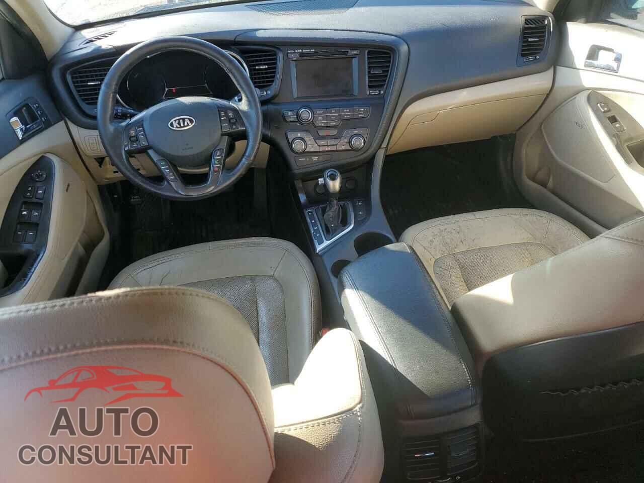 KIA OPTIMA 2011 - KNAGM4ADXB5008010