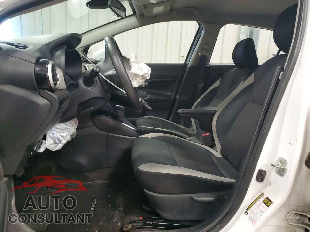 NISSAN VERSA 2020 - 3N1CN8EV0LL810305