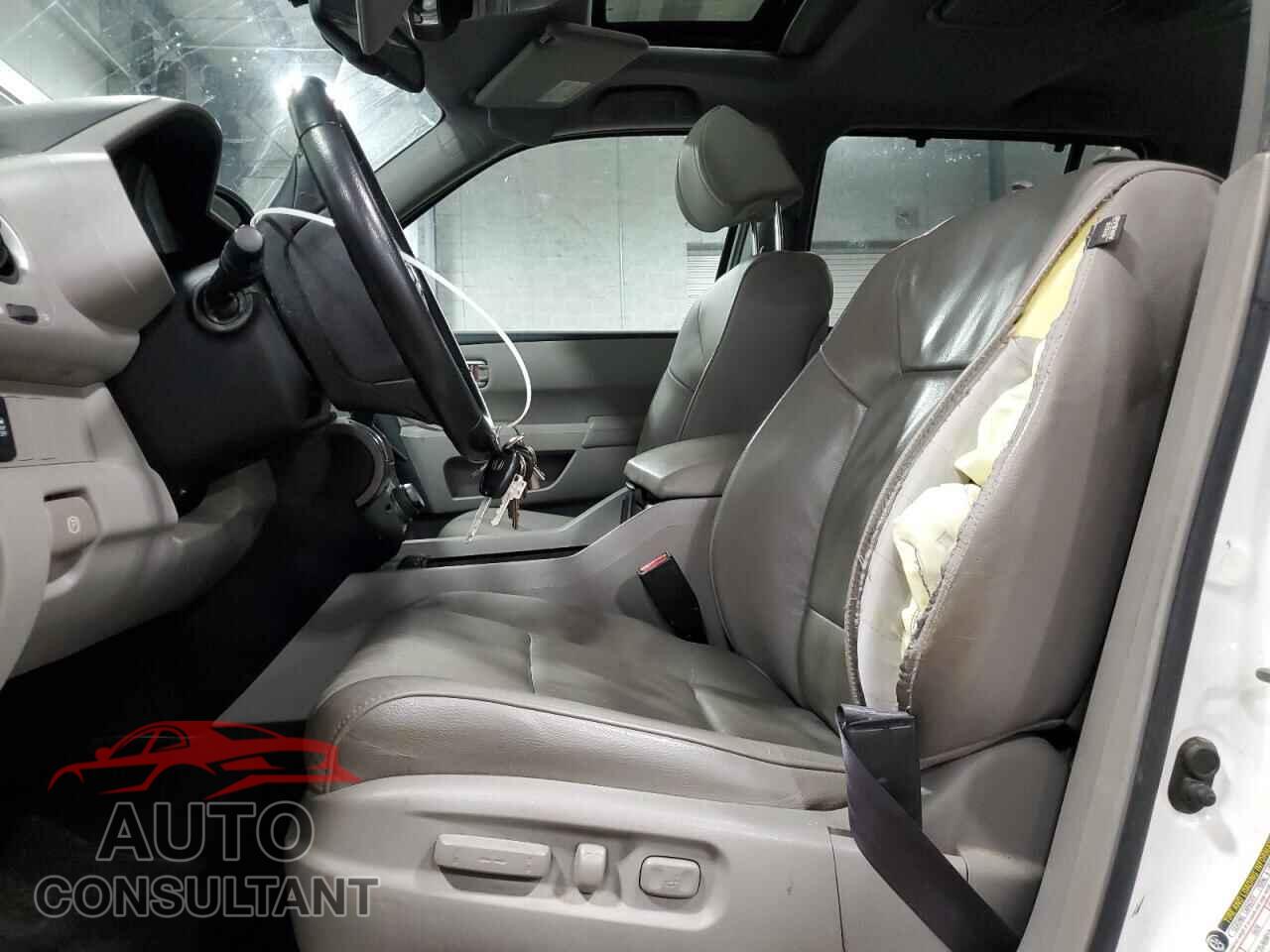HONDA PILOT 2013 - 5FNYF3H92DB027052