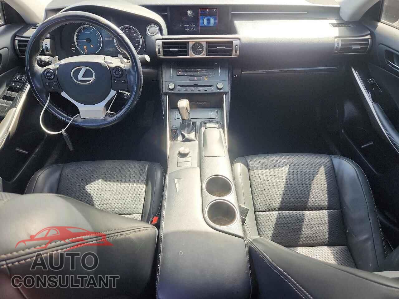 LEXUS IS 2015 - JTHCF1D28F5023873