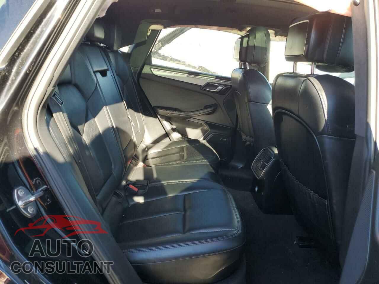 PORSCHE MACAN 2016 - WP1AF2A53GLB94040