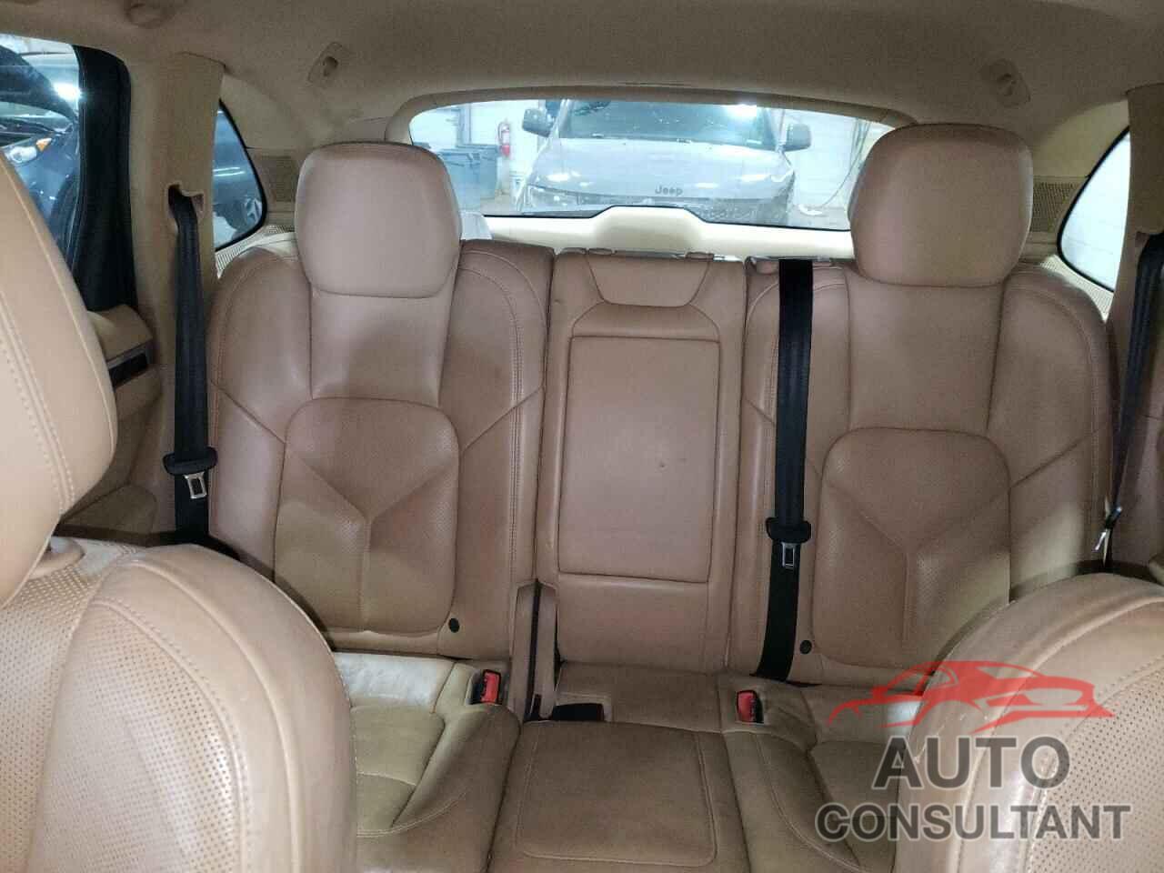 PORSCHE CAYENNE 2016 - WP1AF2A28GKA42475