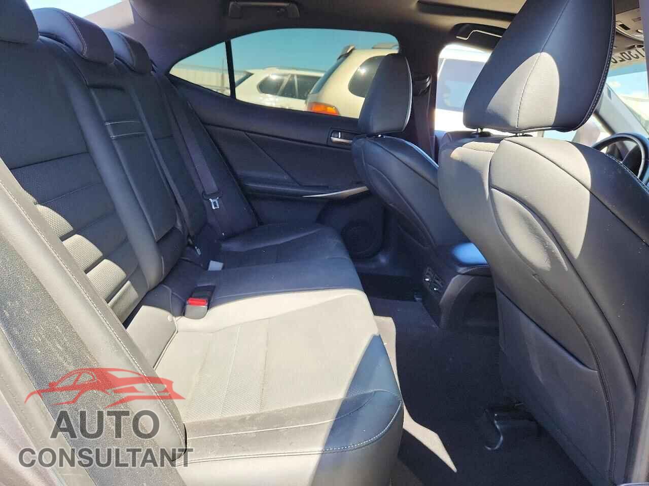 LEXUS IS 2017 - JTHBA1D20H5061076