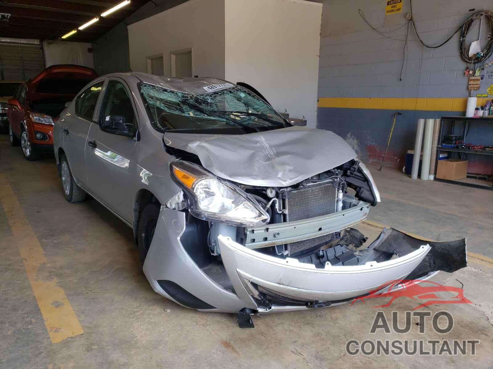 NISSAN VERSA 2017 - 3N1CN7AP0HL869587