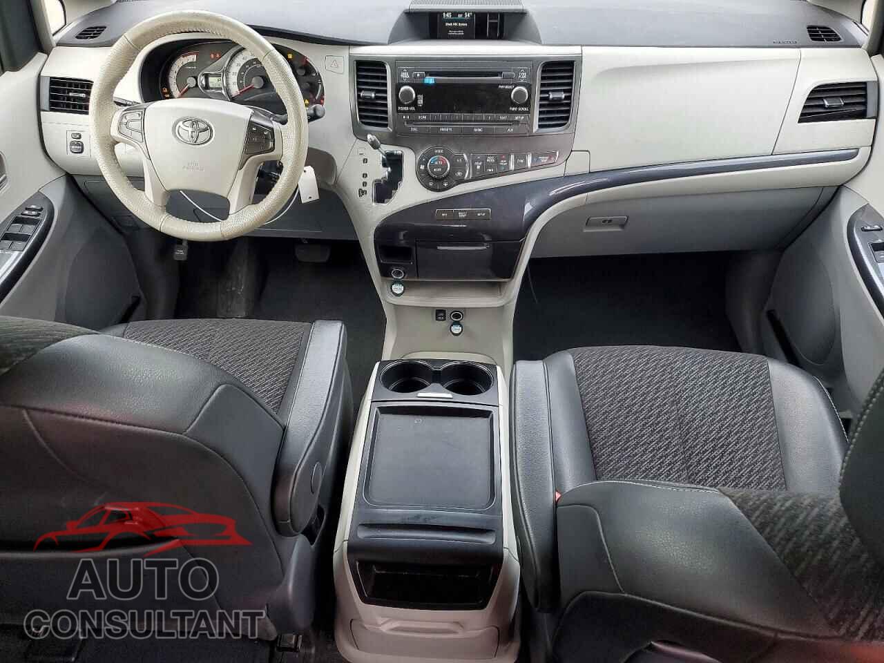 TOYOTA SIENNA 2011 - 5TDXK3DC3BS068808