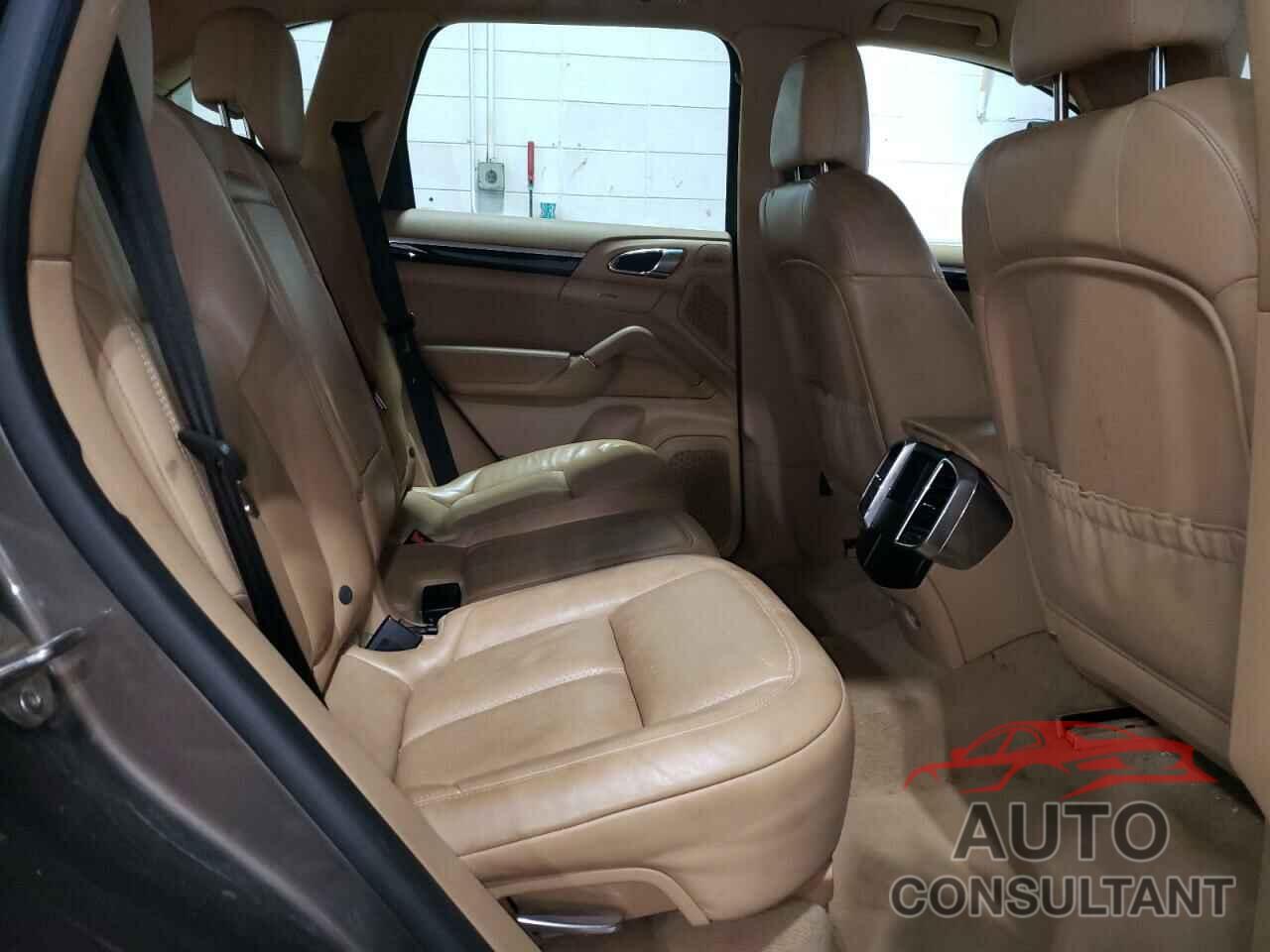 PORSCHE CAYENNE 2016 - WP1AF2A28GKA42475