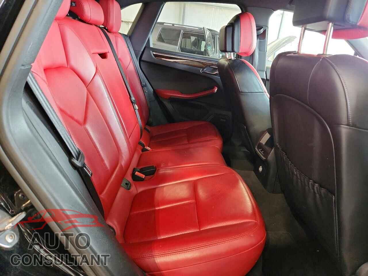 PORSCHE MACAN 2015 - WP1AB2A57FLB67840