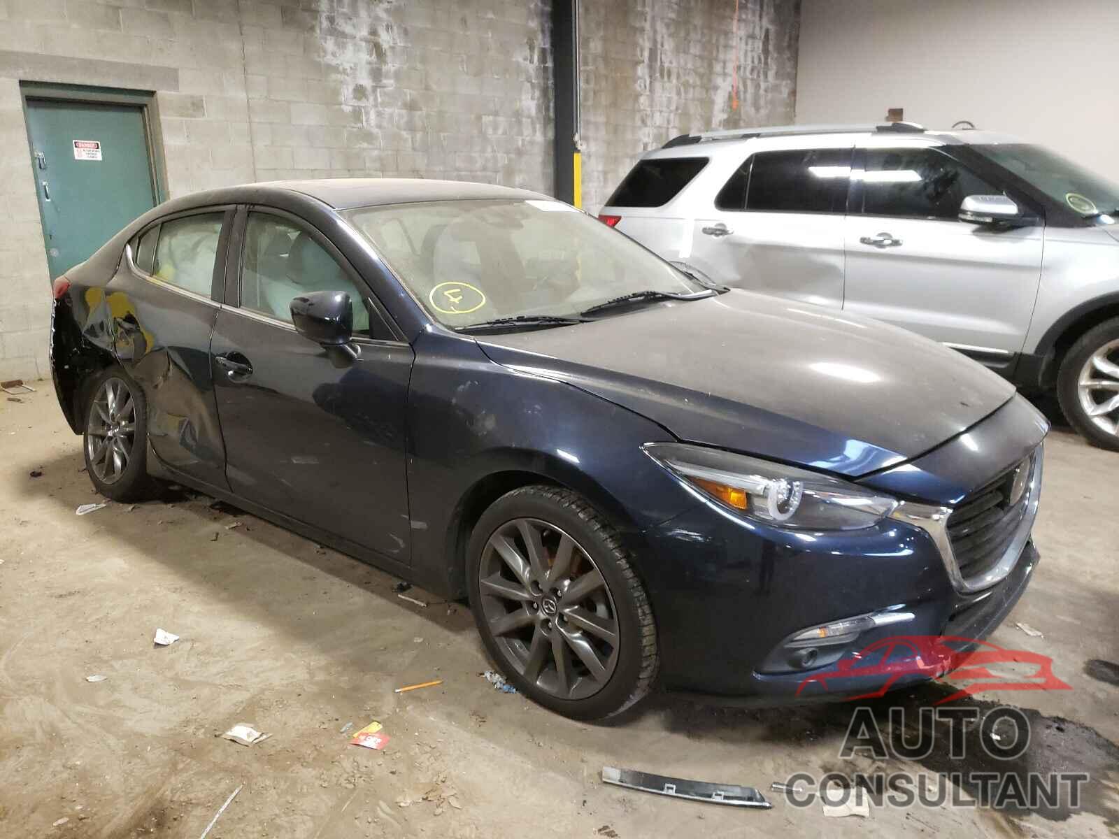 MAZDA 3 2018 - 3MZBN1W33JM201372