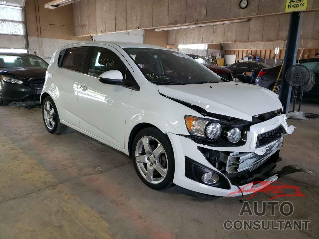 CHEVROLET SONIC 2016 - 1G1JE6SBXG4160499