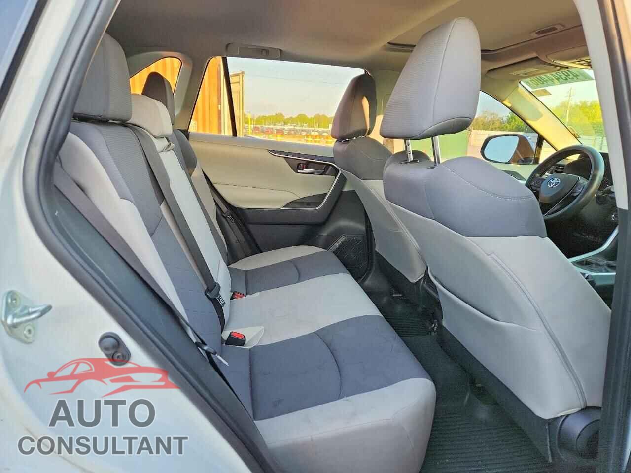 TOYOTA RAV4 2019 - JTMP1RFVXKD522231