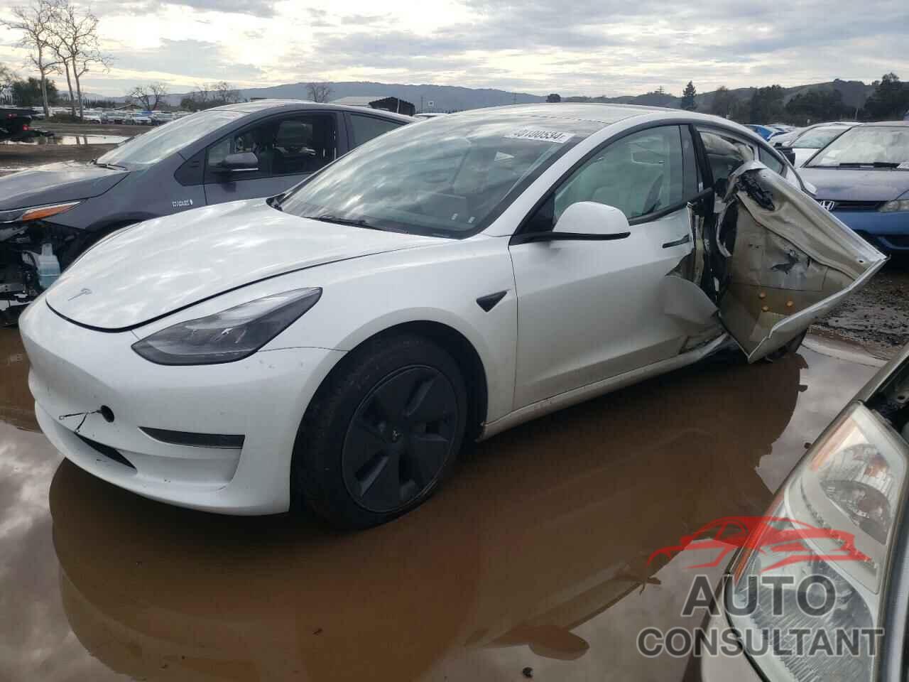 TESLA MODEL 3 2023 - 5YJ3E1EAXPF424044