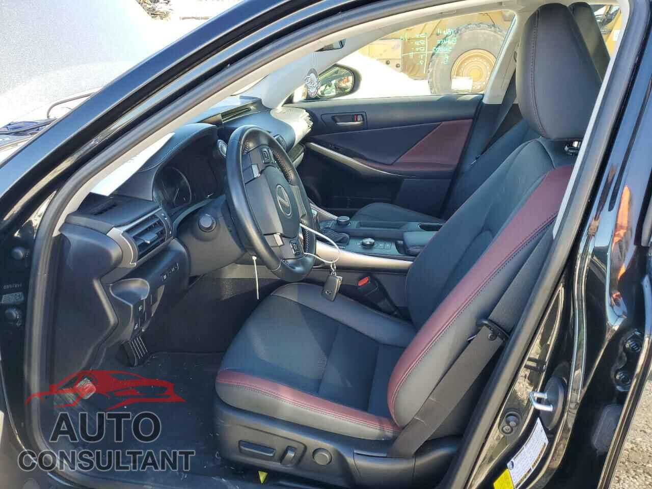 LEXUS IS 2020 - JTHAA1D25L5108400