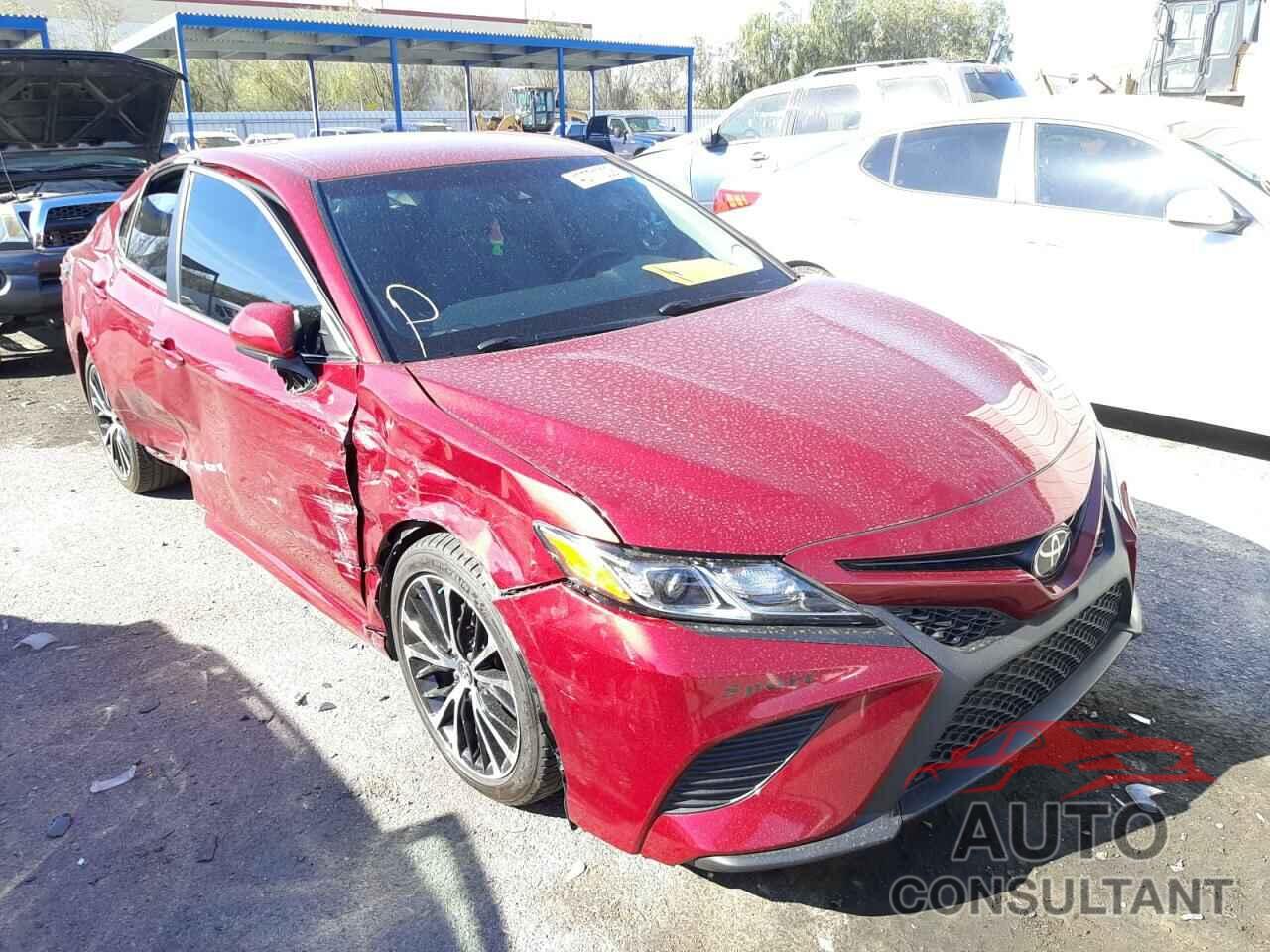 TOYOTA CAMRY 2018 - 4T1B11HK5JU570373