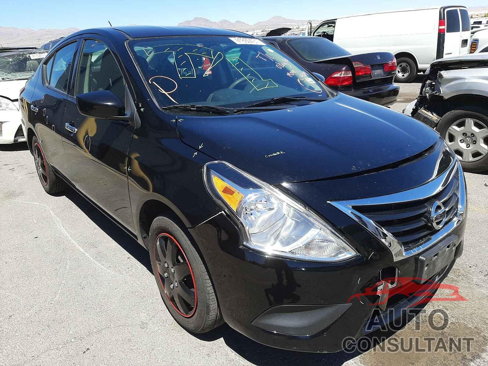 NISSAN VERSA 2017 - 3N1CN7AP8HL840600
