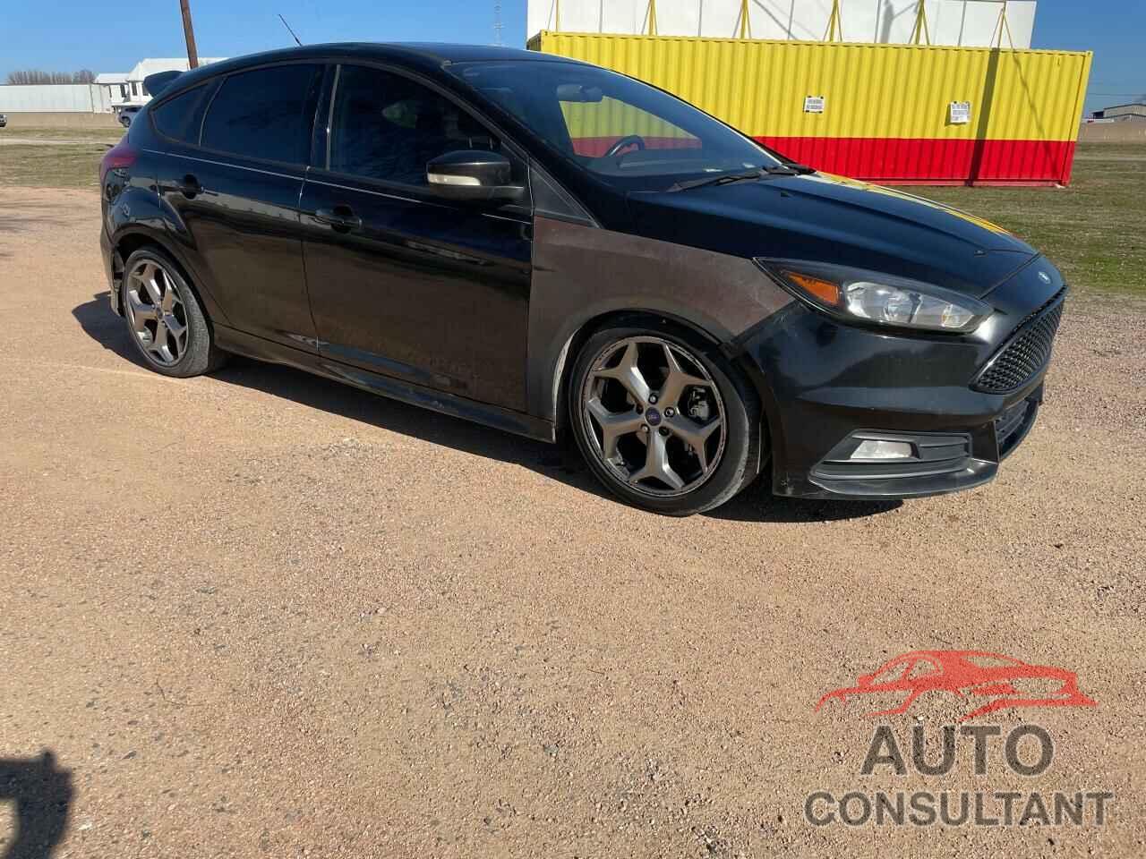 FORD FOCUS 2015 - 1FADP3L92FL255366