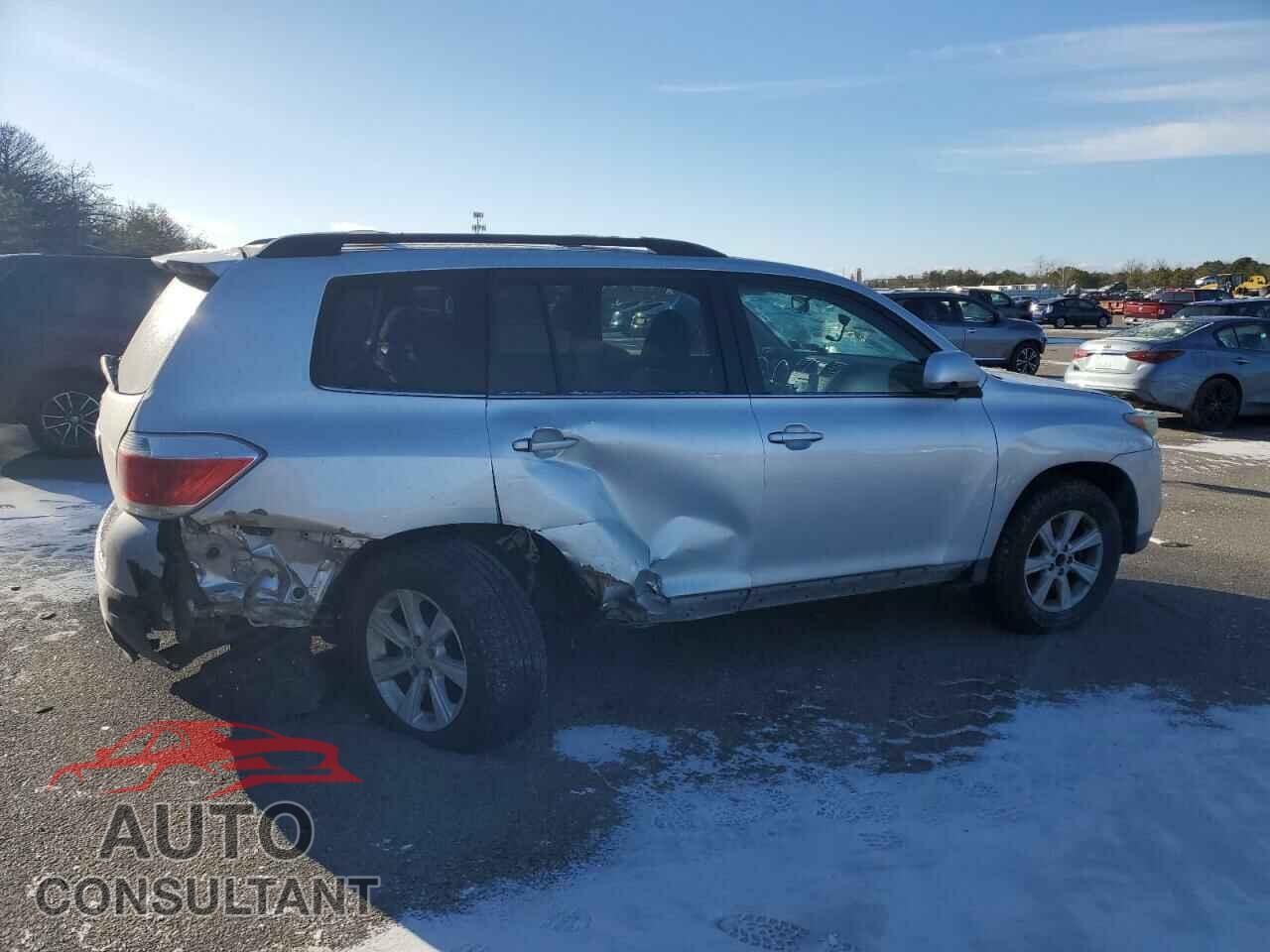 TOYOTA HIGHLANDER 2011 - 5TDBK3EH3BS049258