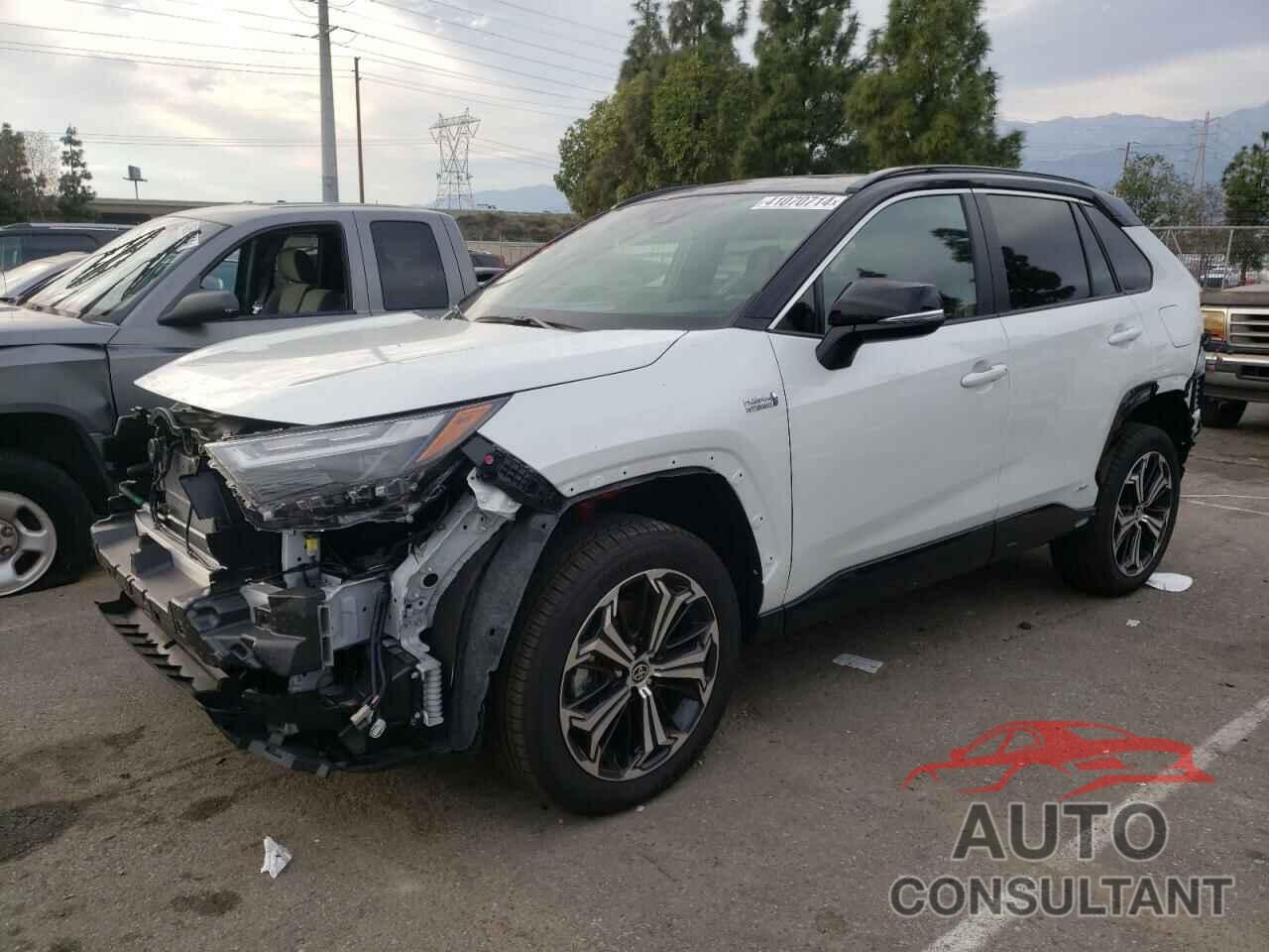 TOYOTA RAV4 2023 - JTMEB3FV2PD142583