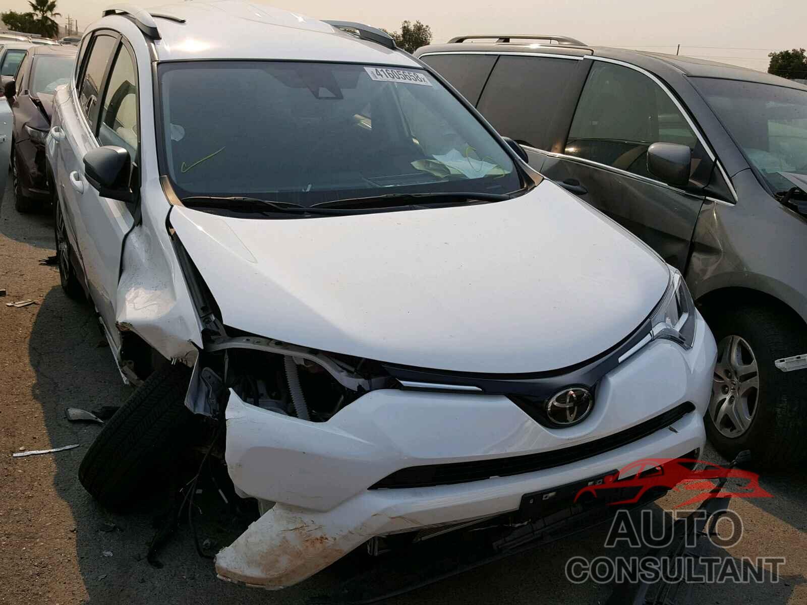 TOYOTA RAV4 LE 2018 - JTMZFREV5JJ152303