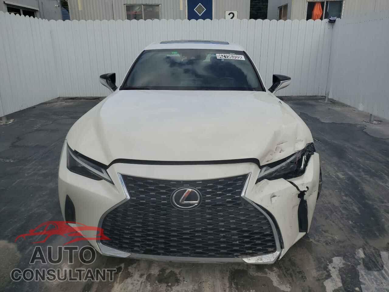 LEXUS IS 2021 - JTHCA1D24M5115025